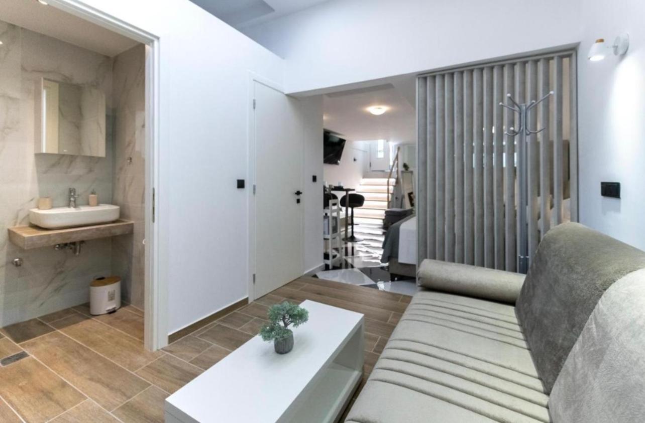 Kostas Plaka Square Apartment Athens Exterior photo
