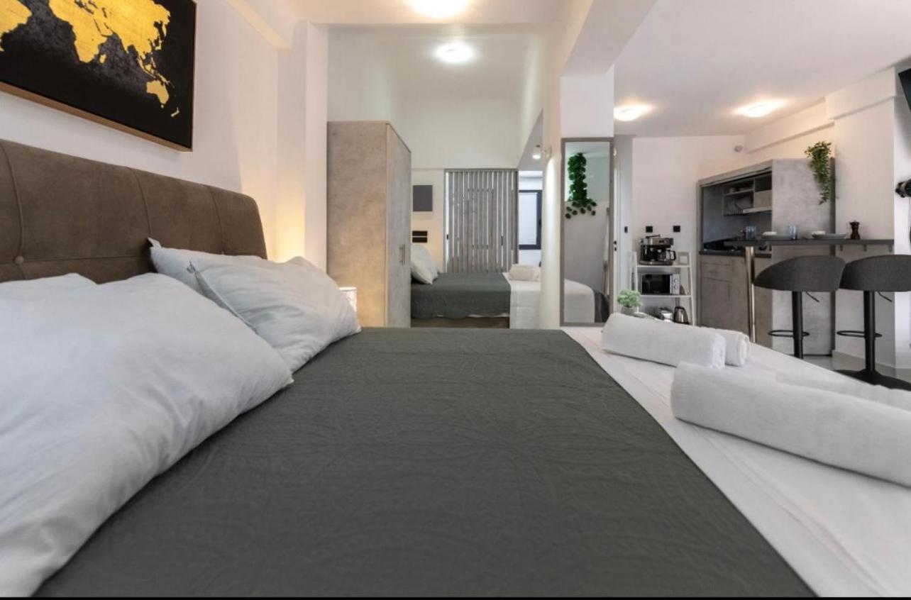 Kostas Plaka Square Apartment Athens Exterior photo